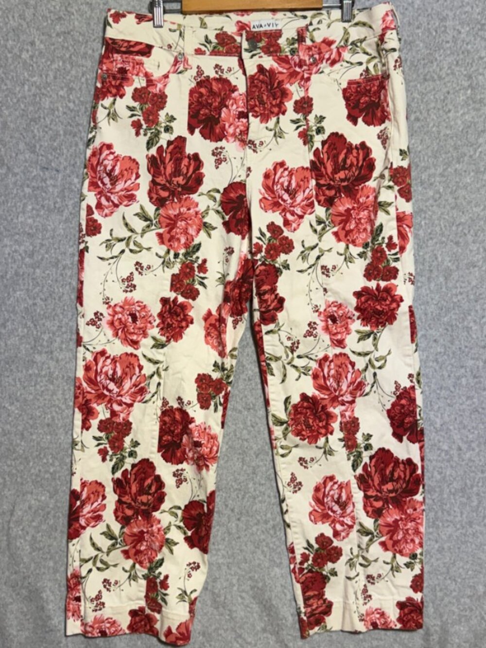 BRAND NEW WITHOUT TAGS Ava & Viv Floral Jeans size 17